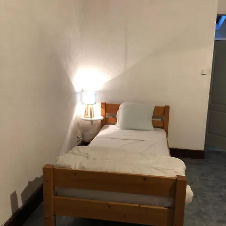 Spatieux,cour,entree Autonome