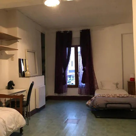 度假居 Spatieux,cour,entree Autonome