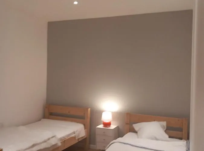 Spatieux,cour,entree Autonome אז'ן